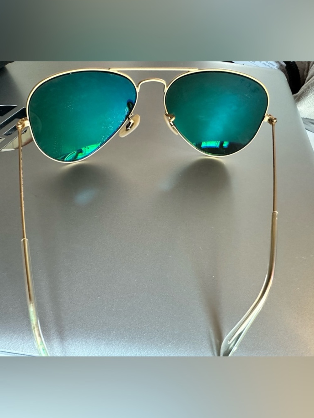 Ray-Ban Unisex Aviator Sunglasses with Green Mirror Lenses and Gold Frame - Picture 4 of 4